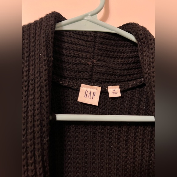 GAP Sweater - Picture 2 of 3